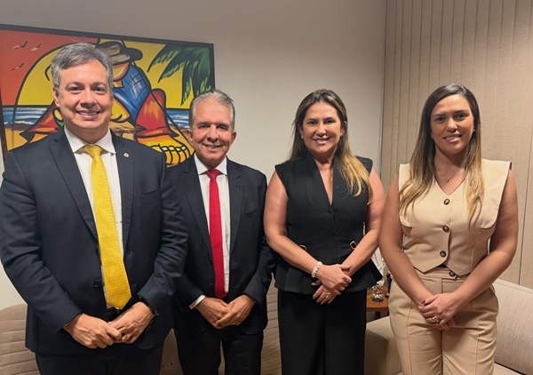 Deputado Júnior Araújo participa da Marcha dos Prefeitos e busca benefícios para Cajazeiras ao lado da prefeita Corrinha Delfino jrbsb - Deputado Júnior Araújo participa da Marcha dos Prefeitos e busca benefícios para Cajazeiras ao lado da prefeita Corrinha Delfino