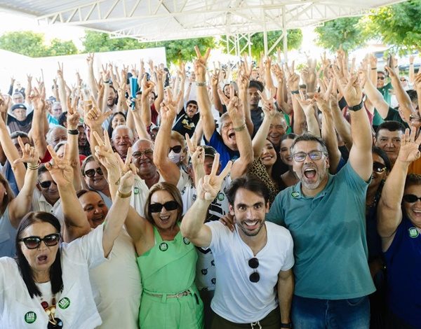 Lafayette Gadelha oficializa pré-candidatura a deputado estadual durante comemoração de aniversário em Sousa lafa 1 600x470 - Lafayette Gadelha oficializa pré-candidatura a deputado estadual durante comemoração de aniversário em Sousa