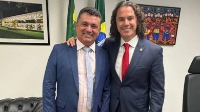 luizc 390x220 - Senador Veneziano viabiliza micro-ônibus para reforçar a saúde em São João do Rio do Peixe; prefeito Luiz Claudino agradece