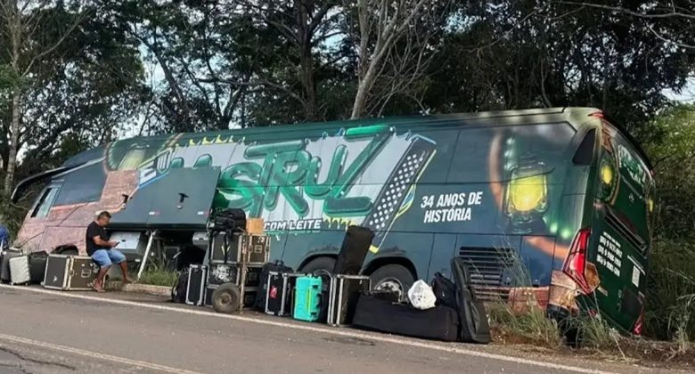 Ônibus da banda Mastruz com Leite sofre acidente na BR-226 no estado do Maranhão mastruz 780x420 - Ônibus da banda Mastruz com Leite sofre acidente na BR-226 no estado do Maranhão