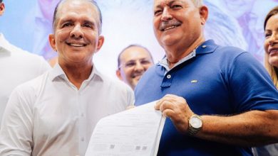 nabor 390x220 - Nabor anuncia Professor Jacob na presidência do Republicanos em Patos