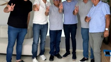 Em Pombal : Dr. Verissinho, Silvanio do Ó e Ailton Melo oficializam apoio à pré-candidatura de Dr. Jarques para deputado estadual p 390x220 - Em Pombal : Dr. Verissinho, Silvanio do Ó e Ailton Melo oficializam apoio à pré-candidatura de Dr. Jarques para deputado estadual