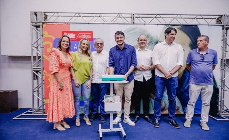 Cícero Lucena entrega aparelhos de eletrocardiograma para todas as USFs de João Pessoa e anuncia aumento de 31,29 % para diretores das unidades pmjp001 768x470 - Cícero Lucena entrega aparelhos de eletrocardiograma para todas as USFs de João Pessoa e anuncia aumento de 31,29 % para diretores das unidades