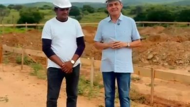 Prefeito Rinaldo Cipriano acompanha início das obras de creche no Distrito de Santa Rita, em Joca Claudino rinaldo 390x220 - Prefeito Rinaldo Cipriano acompanha início das obras de creche no Distrito de Santa Rita, em Joca Claudino