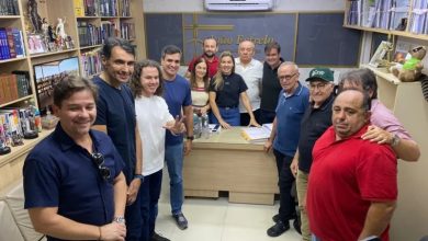 Ex-prefeito de Sousa, João Estrela anuncia apoio a Cícero Lucena, Veneziano e André Gadelha sousajoao 390x220 - Ex-prefeito de Sousa, João Estrela anuncia apoio a Cícero Lucena, Veneziano e André Gadelha