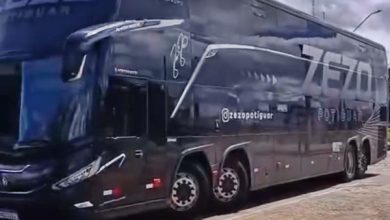 Ônibus do cantor Zezo colide com cavalo na BR-230, próximo a Pombal zezo1 390x220 - Ônibus do cantor Zezo colide com cavalo na BR-230, próximo a Pombal