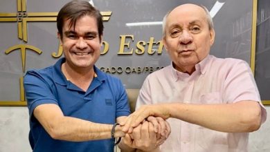 Mersinho Lucena amplia base política no Sertão e recebe apoio do ex-prefeito da cidade de Sousa, João Estrela MERSINHO E JOAO 390x220 - Mersinho Lucena amplia base política no Sertão e recebe apoio do ex-prefeito da cidade de Sousa, João Estrela