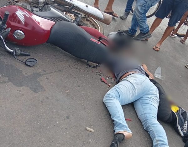 Tragédia na BR-230: motociclista morre após colisão com caminhão-pipa em Sousa acidentemix 600x470 - Tragédia na BR-230: motociclista morre após colisão com caminhão-pipa em Sousa