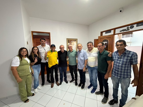 Cícero Lucena recebe apoio do ex-prefeito Cigano e vereadores na cidade de São Domingos cigano - Cícero Lucena recebe apoio do ex-prefeito Cigano e vereadores na cidade de São Domingos