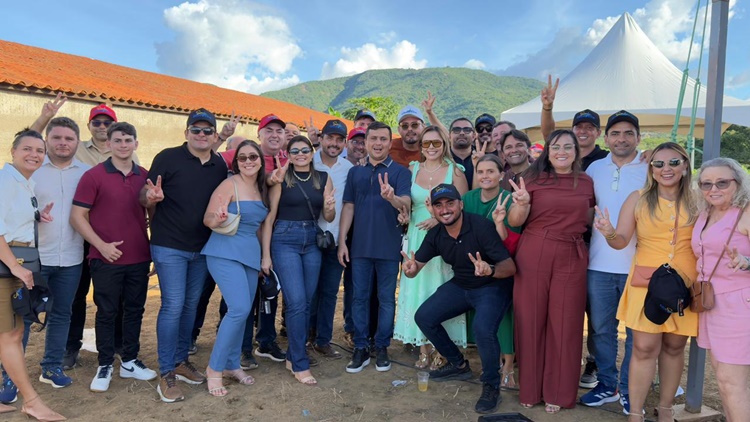 Prefeito de Nazarezinho, Marcelo Vale comemora junto ao deputado Gilbertinho recuperação da PB-384 e destaca parceria com o Governo da Paraíba estrada2 - Prefeito de Nazarezinho, Marcelo Vale comemora junto ao deputado Gilbertinho recuperação da PB-384 e destaca parceria com o Governo da Paraíba