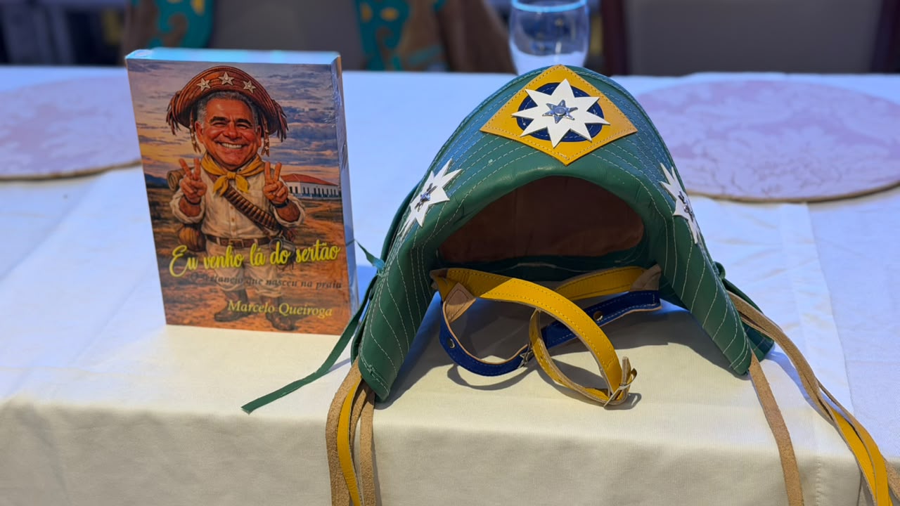 Pré-candidato ao Senado, Marcelo Queiroga lança livro sobre sua trajetória pessoal e política durante evento em Sousa e reúne apoiadores 01 - Pré-candidato ao Senado, Marcelo Queiroga lança livro sobre sua trajetória pessoal e política durante evento em Sousa e reúne apoiadores