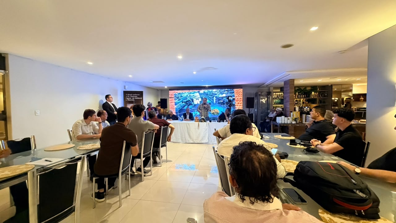Pré-candidato ao Senado, Marcelo Queiroga lança livro sobre sua trajetória pessoal e política durante evento em Sousa e reúne apoiadores 04 - Pré-candidato ao Senado, Marcelo Queiroga lança livro sobre sua trajetória pessoal e política durante evento em Sousa e reúne apoiadores