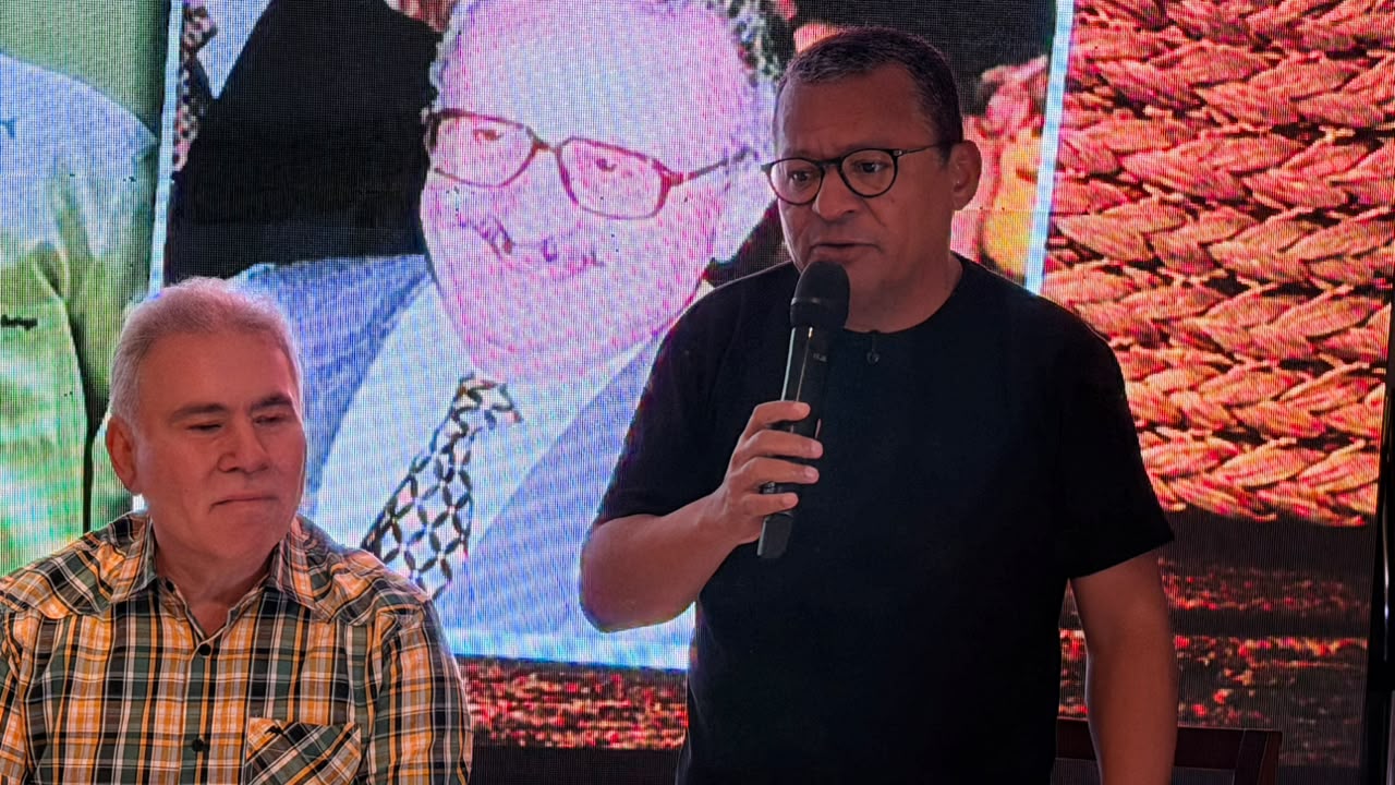 Pré-candidato ao Senado, Marcelo Queiroga lança livro sobre sua trajetória pessoal e política durante evento em Sousa e reúne apoiadores 06 - Pré-candidato ao Senado, Marcelo Queiroga lança livro sobre sua trajetória pessoal e política durante evento em Sousa e reúne apoiadores
