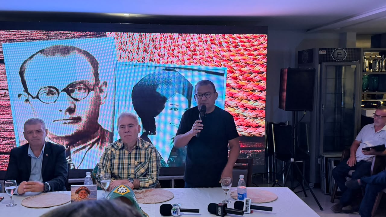 Pré-candidato ao Senado, Marcelo Queiroga lança livro sobre sua trajetória pessoal e política durante evento em Sousa e reúne apoiadores 07 - Pré-candidato ao Senado, Marcelo Queiroga lança livro sobre sua trajetória pessoal e política durante evento em Sousa e reúne apoiadores