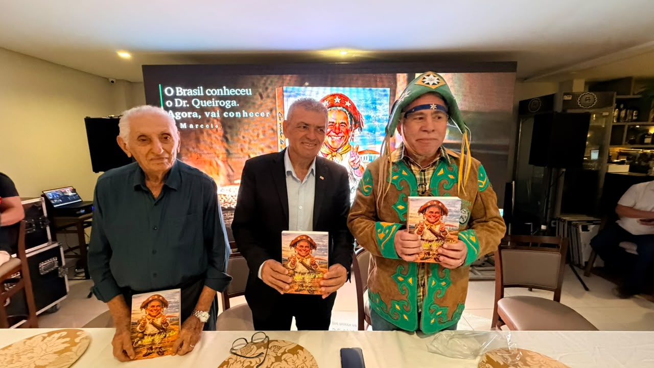 Pré-candidato ao Senado, Marcelo Queiroga lança livro sobre sua trajetória pessoal e política durante evento em Sousa e reúne apoiadores 10 - Pré-candidato ao Senado, Marcelo Queiroga lança livro sobre sua trajetória pessoal e política durante evento em Sousa e reúne apoiadores