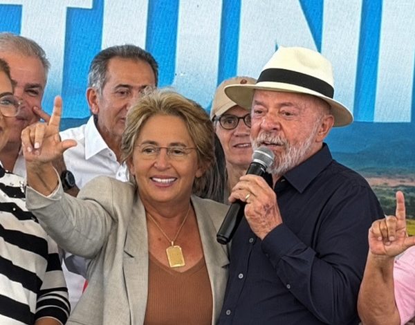 Prefeita de Uiraúna, Leninha Romão solicita a Lula ampliação de políticas públicas para crianças autistas durante visita ao RN LeninhaMS 600x470 - Prefeita de Uiraúna, Leninha Romão solicita a Lula ampliação de políticas públicas para crianças autistas durante visita ao RN