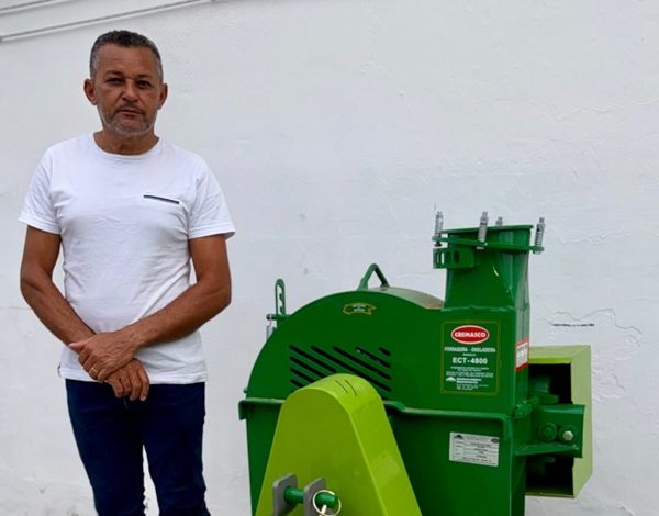 Monte Horebe reforça apoio ao campo com aquisição de nova ensiladeira comprada com recursos próprios MHAGRO 600x470 - Monte Horebe reforça apoio ao campo com aquisição de nova ensiladeira comprada com recursos próprios