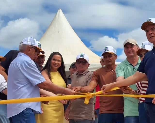 Prefeito Rinaldo Cipriano celebra 32 anos de emancipação de Joca Claudino com inaugurações, novas obras e programação festiva RINALDO02 - Prefeito Rinaldo Cipriano celebra 32 anos de emancipação de Joca Claudino com inaugurações, novas obras e programação festiva