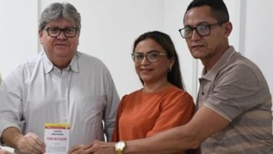 Prefeita Adeilza Soares recebe João Azevêdo em São Domingos para reafirmar apoio político joaoeadeilza 390x220 - Prefeita Adeilza Soares recebe João Azevêdo em São Domingos para reafirmar apoio político