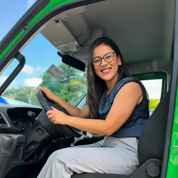Prefeita Milena Nogueira recebe unidade móvel odontológica para ampliar atendimento em Monte Horebe milena001 - Prefeita Milena Nogueira recebe unidade móvel odontológica para ampliar atendimento em Monte Horebe