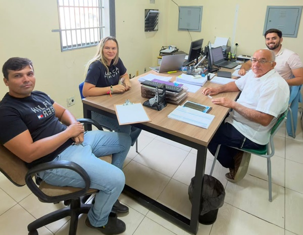 Em Bonito de Santa Fé: Vereadora Rafaela da Pesca debate melhorias na coleta de lixo do Distrito de Viana com secretários municipais rafaelabonito - Em Bonito de Santa Fé: Vereadora Rafaela da Pesca debate melhorias na coleta de lixo do Distrito de Viana com secretários municipais